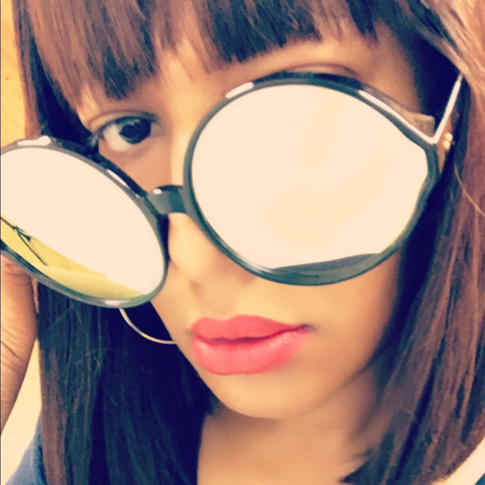 Very peculiar mirrored sunglasses